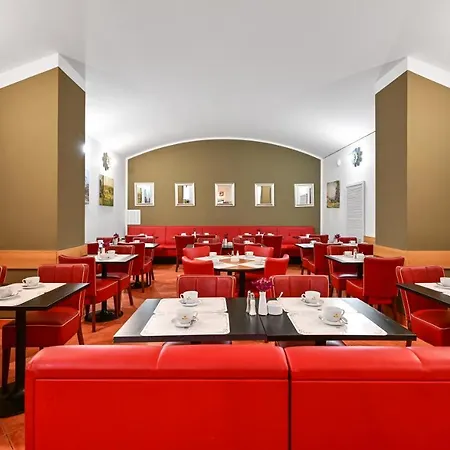 Mala Strana Hotell 4*