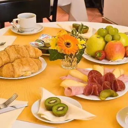 Mala Strana Hotell 4*