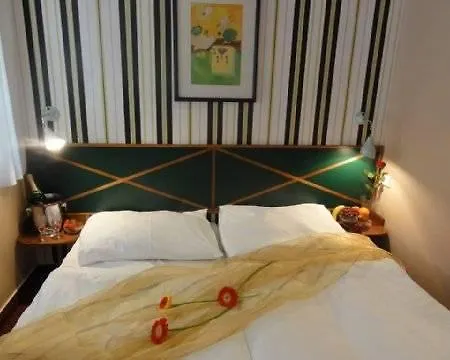Malá Strana Hotel 4*