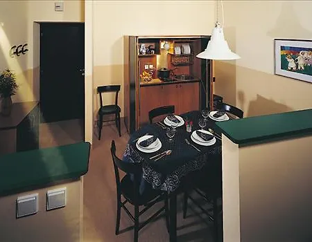Malá Strana 4*