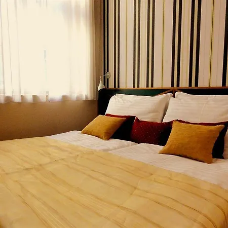 Malá Strana 4*