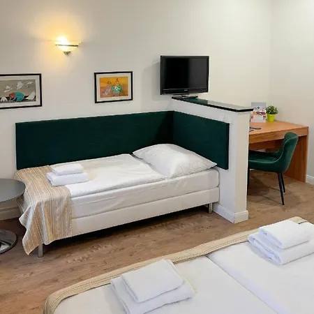 Malá Strana 4*