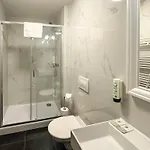 فندق مالا سترانا 4*